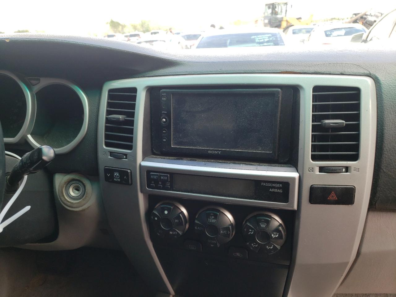 Photo 9 from auction – 2005 TOYOTA 4RUNNER SR with VIN JTEZU14R050055920