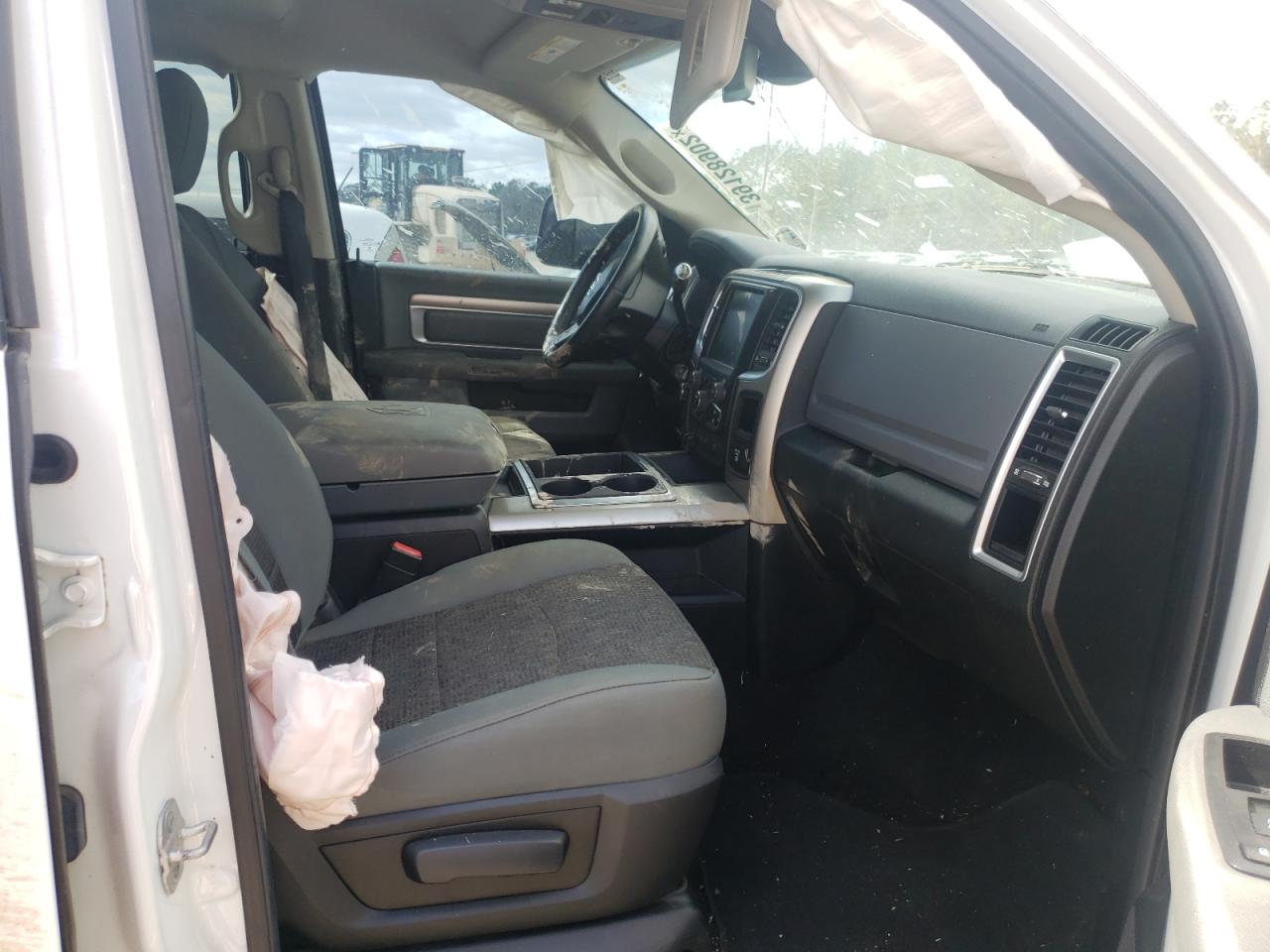 Photo 5 from auction – 2014 RAM 2500 SLT with VIN 3C6UR5DJ0EG202404