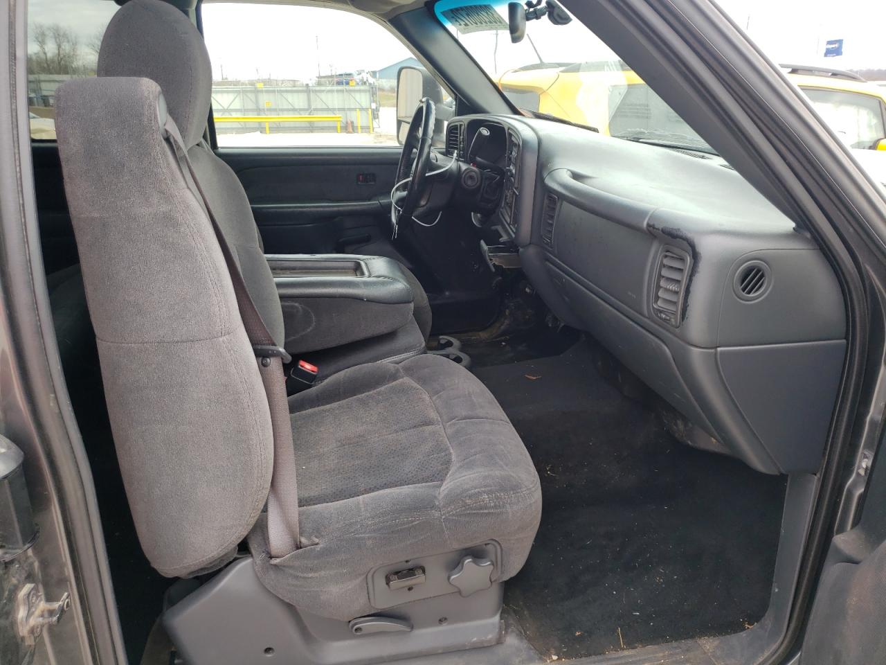 Фото 5 с аукциона – 2002 CHEVROLET SILVERADO с VIN 1GCHK29102E262062