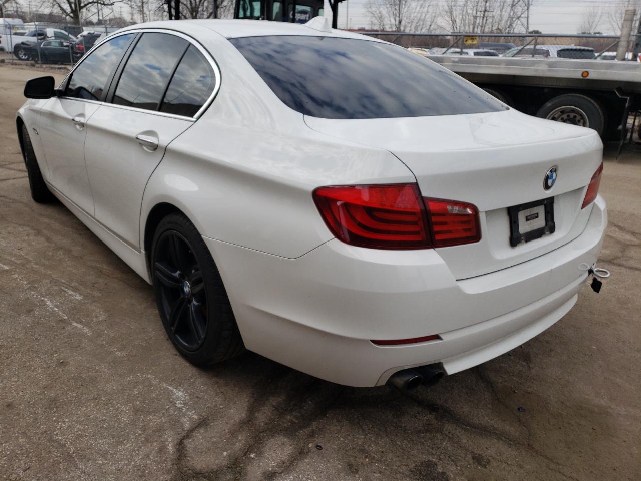 Photo 3 from auction – 2013 BMW 528 XI with VIN WBAXH5C56DDW16891
