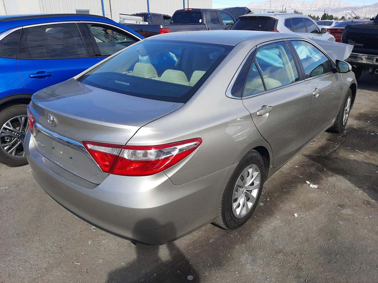 Photo 4 from auction – 2016 TOYOTA CAMRY LE with VIN 4T4BF1FK1GR532383
