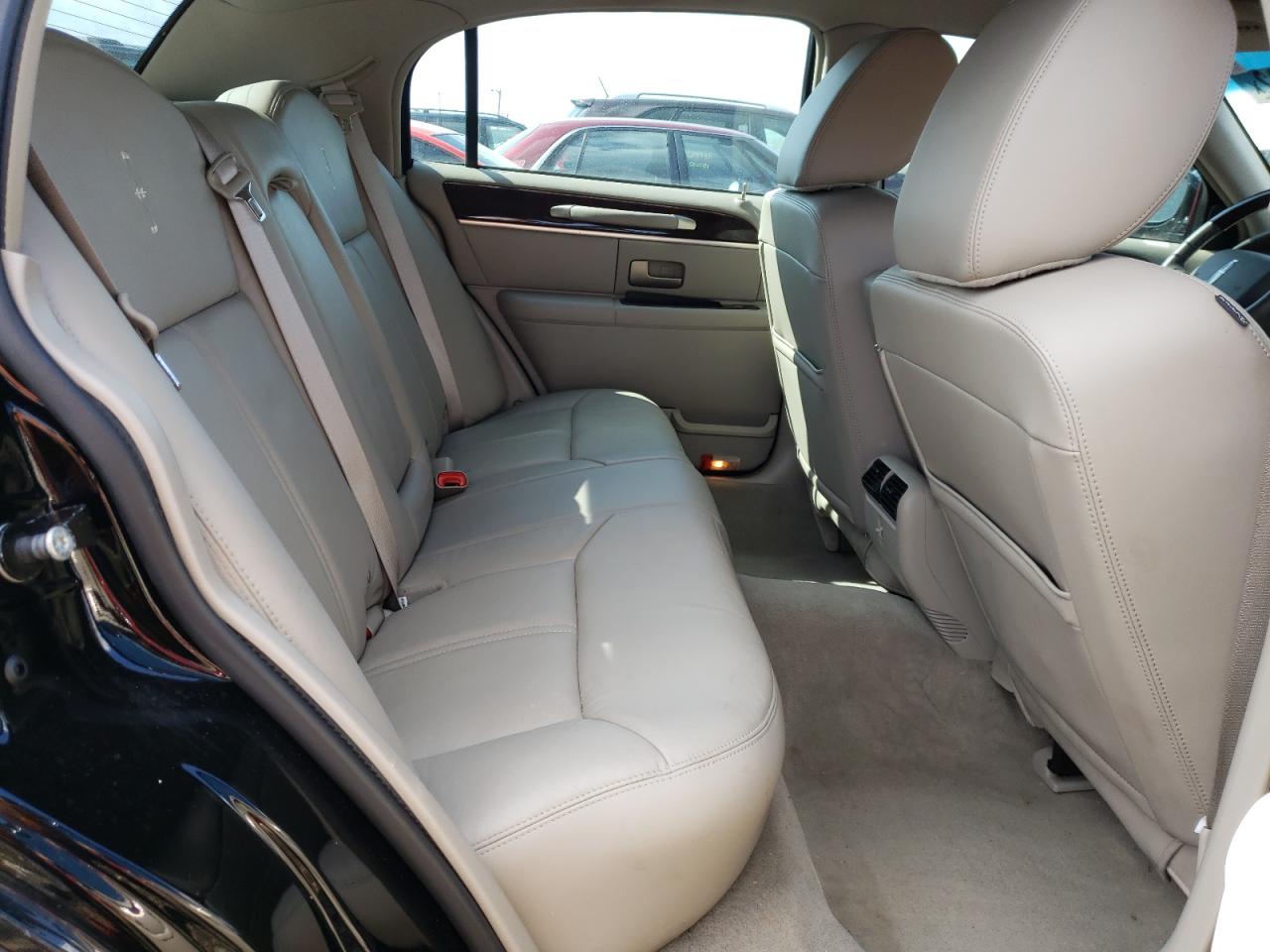 Photo 6 from auction – 2011 LINCOLN TOWN CAR S with VIN 2LNBL8CV2BX754250
