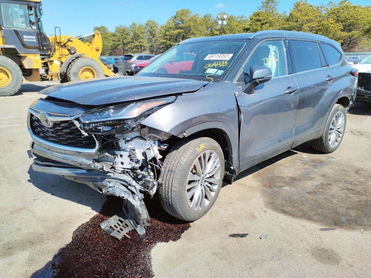 Photo 2 from auction – 2021 TOYOTA HIGHLANDER with VIN 5TDFZRBH3MS068433