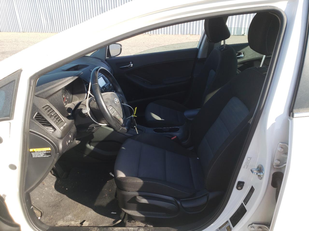 Photo 5 from auction – 2016 KIA FORTE EX with VIN KNAFX4A80G5450727