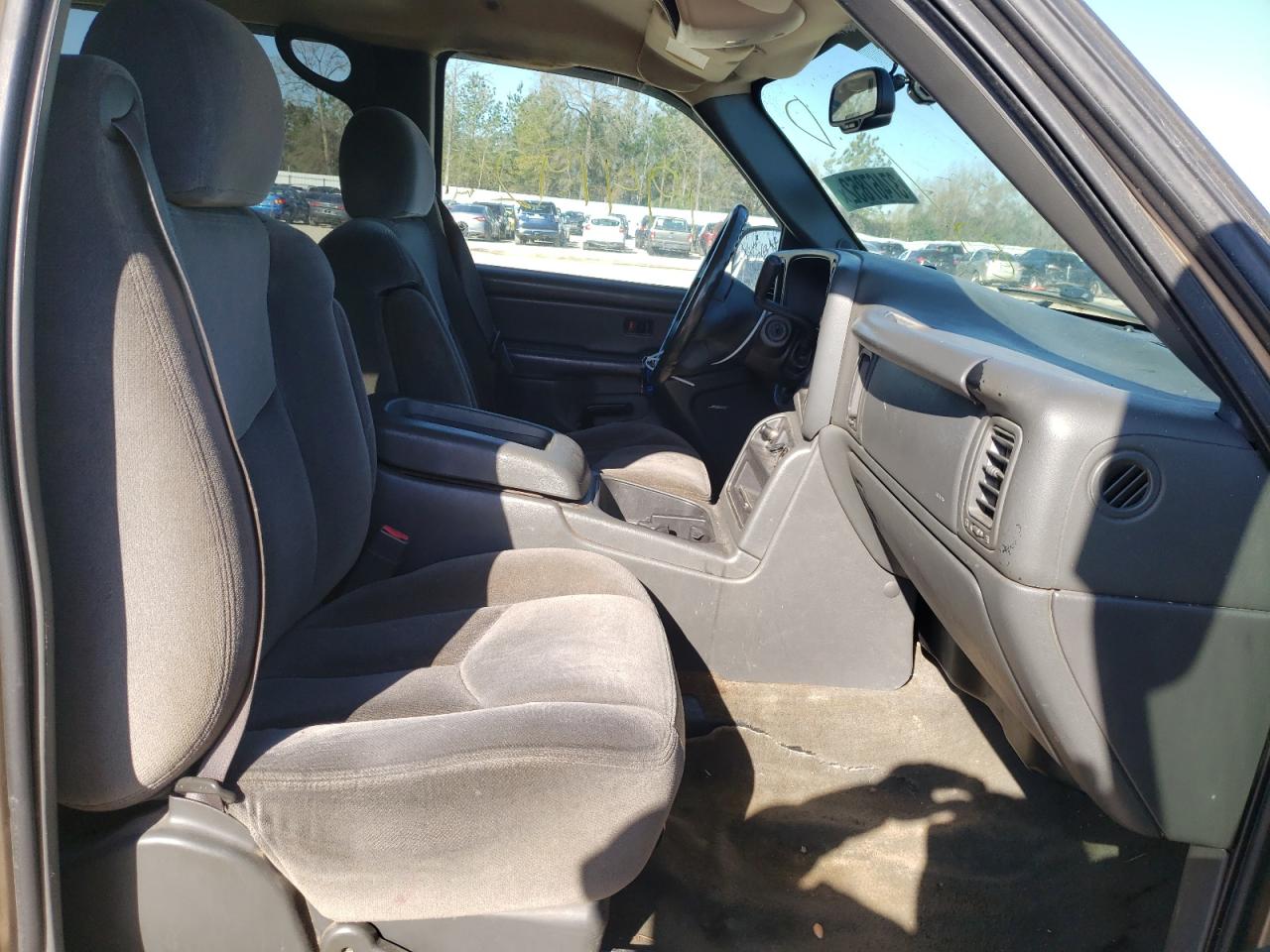 Photo 5 from auction – 2005 GMC NEW SIERRA with VIN 2GTEC13T751127879