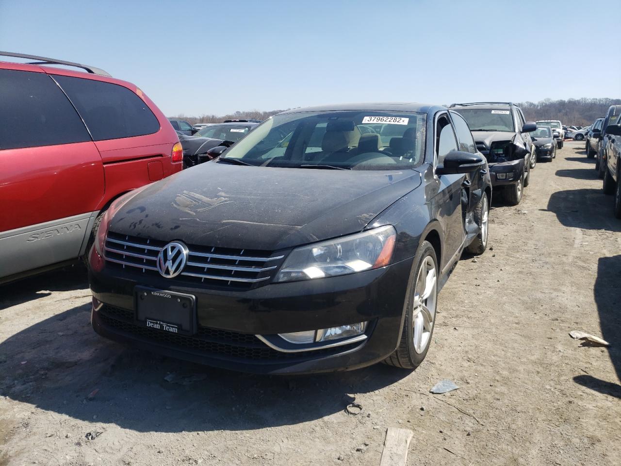 Photo 2 from auction – 2012 VOLKSWAGEN PASSAT SEL with VIN 1VWCN7A32CC023148