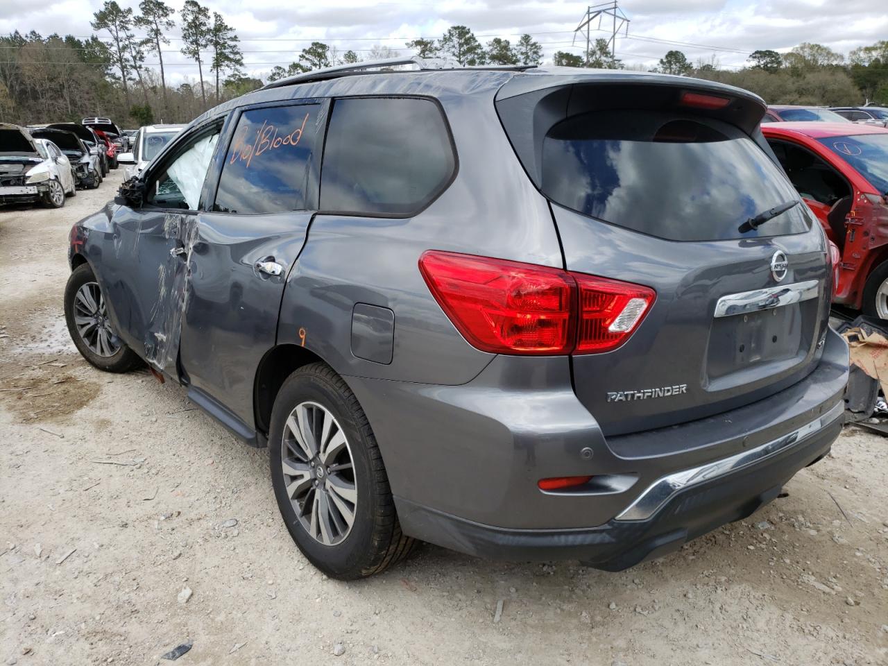 Photo 3 from auction – 2017 NISSAN PATHFINDER with VIN 5N1DR2MN4HC615228