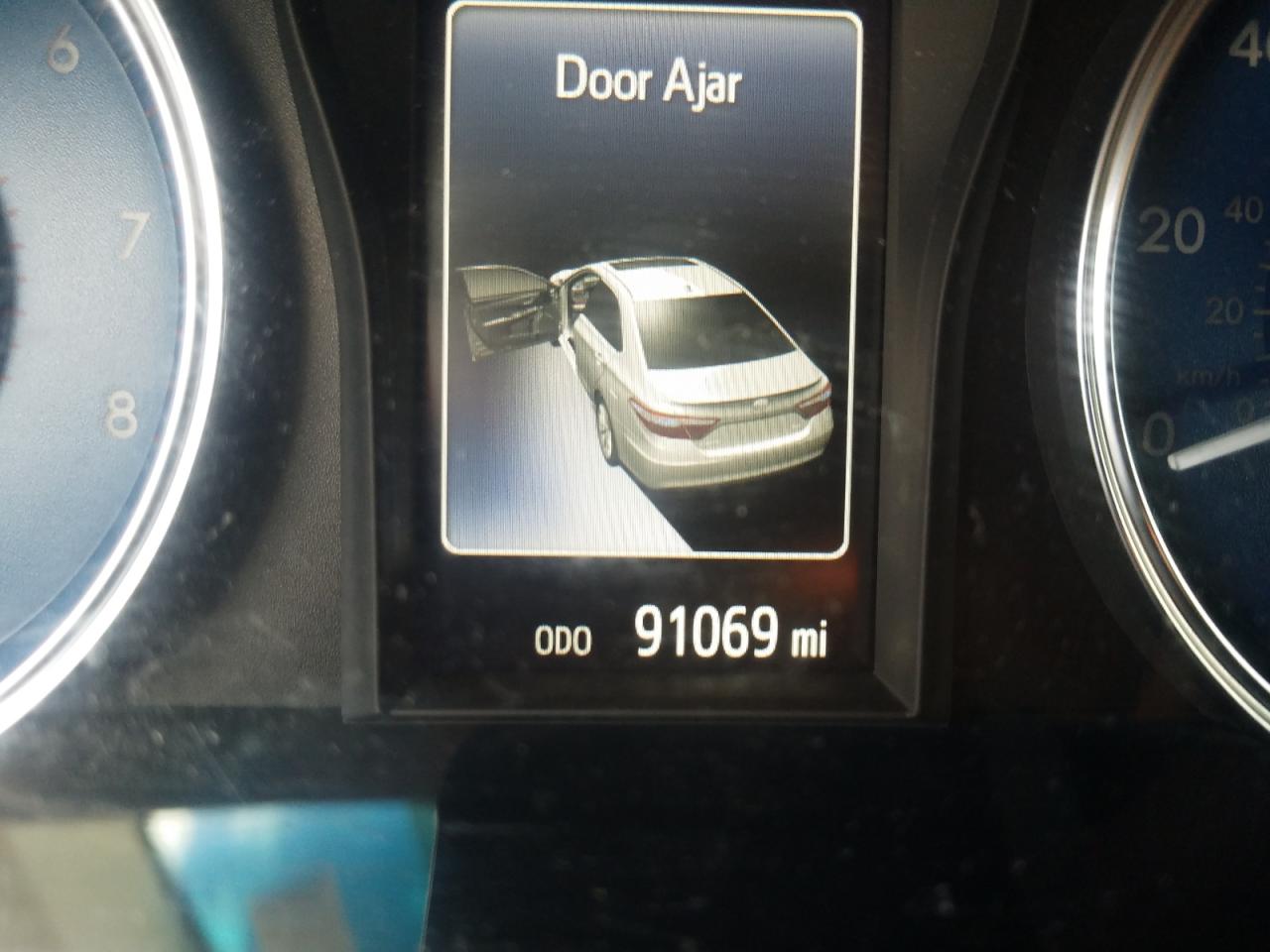 Photo 8 from auction – 2016 TOYOTA CAMRY LE with VIN 4T4BF1FK2GR566705