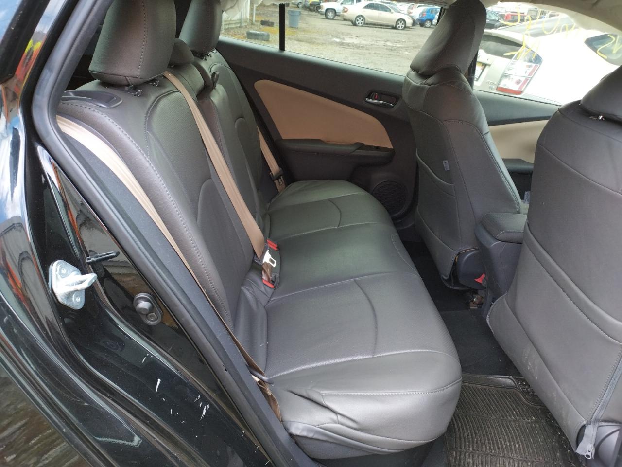 Photo 6 from auction – 2016 TOYOTA PRIUS with VIN JTDKBRFUXG3009699