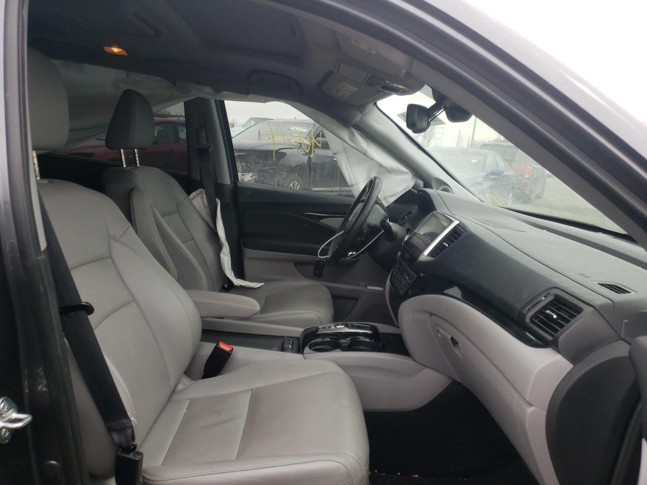Photo 5 from auction – 2018 HONDA PILOT ELIT with VIN 5FNYF6H02JB000996