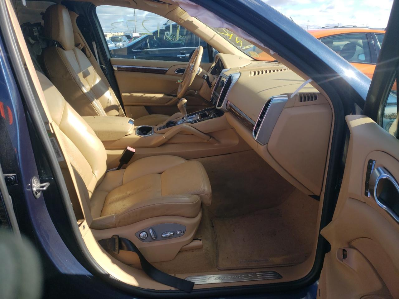 Photo 5 from auction – 2011 PORSCHE CAYENNE S with VIN WP1AB2A26BLA43669