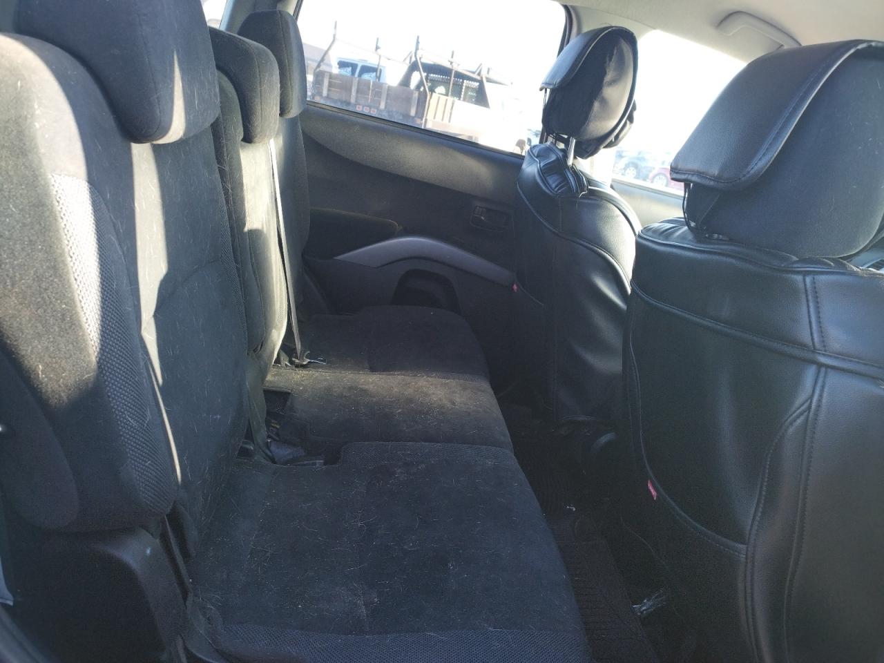 Photo 6 from auction – 2007 MITSUBISHI OUTLANDER with VIN JA4MT41X77U005673