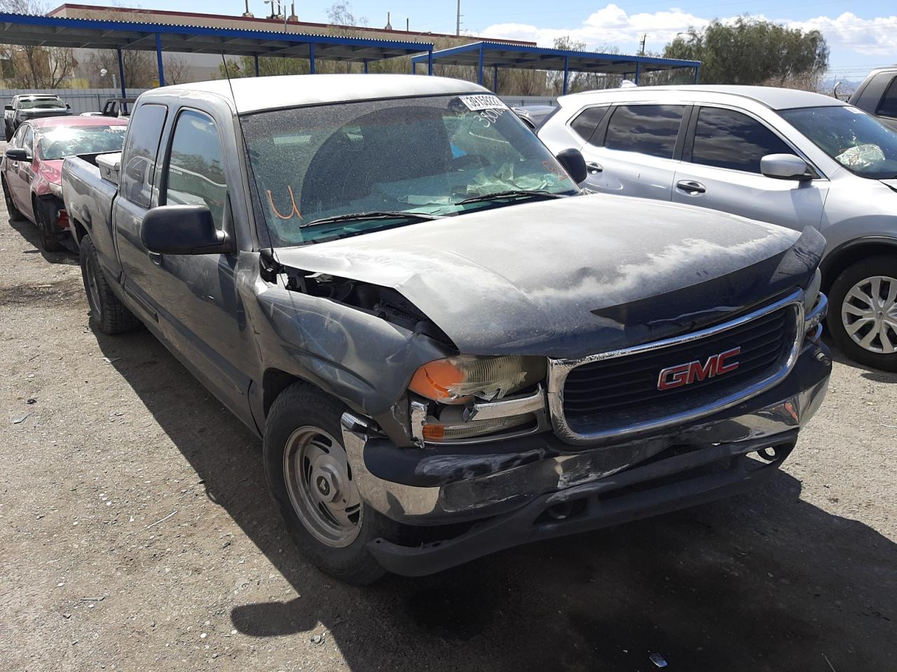 GMC NEW SIERRA 2000 with VIN 1GTEC19V5YZ136830 - Photo from auction