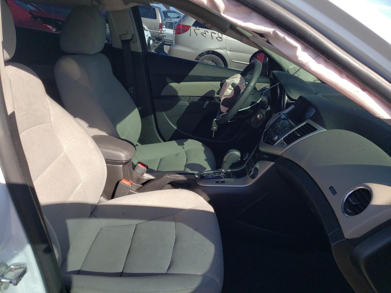 Photo 5 from auction – 2015 CHEVROLET CRUZE LT with VIN 1G1PC5SB2F7274150