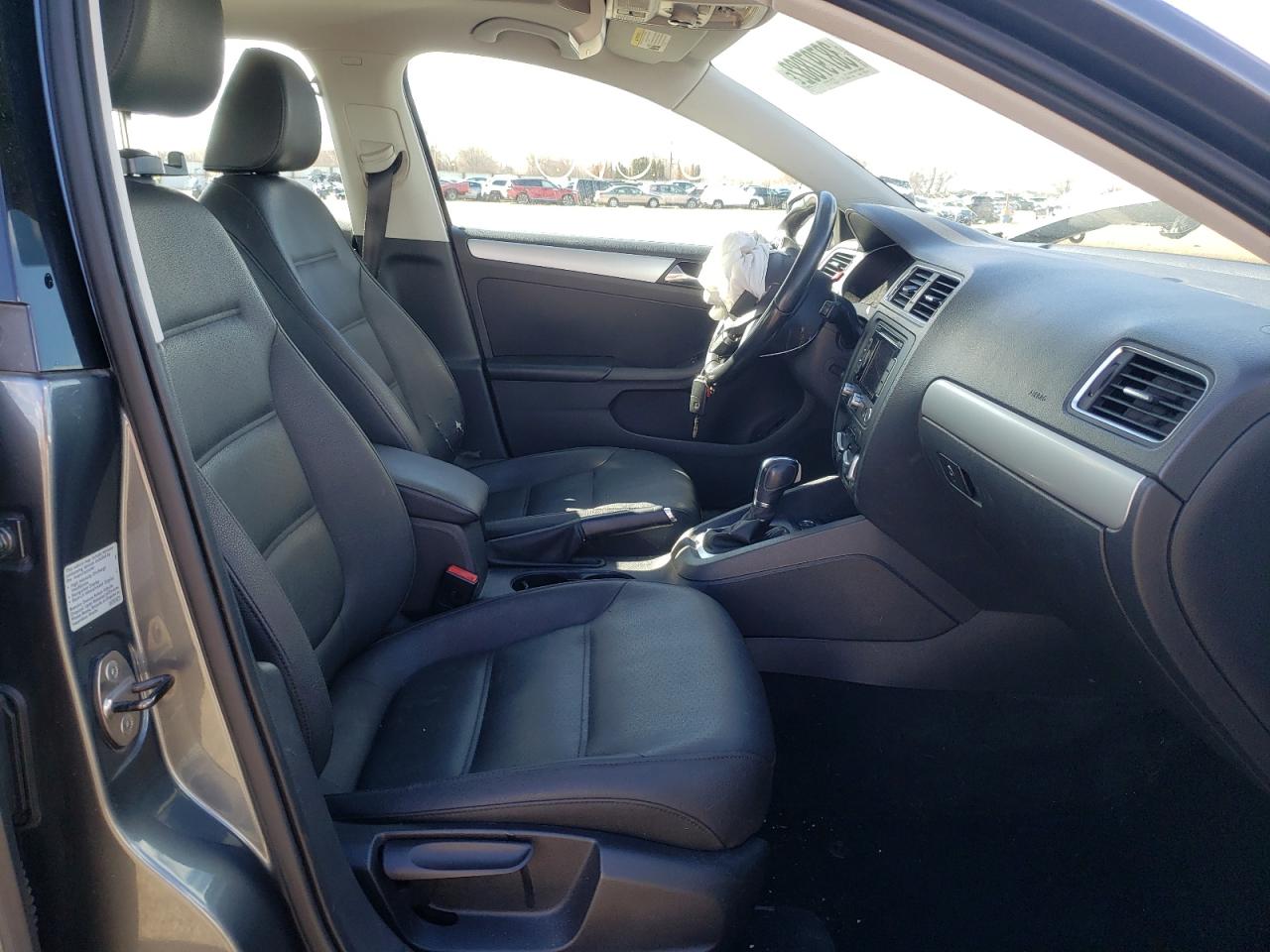 Photo 5 from auction – 2011 VOLKSWAGEN JETTA SEL with VIN 3VWLZ7AJ9BM309840