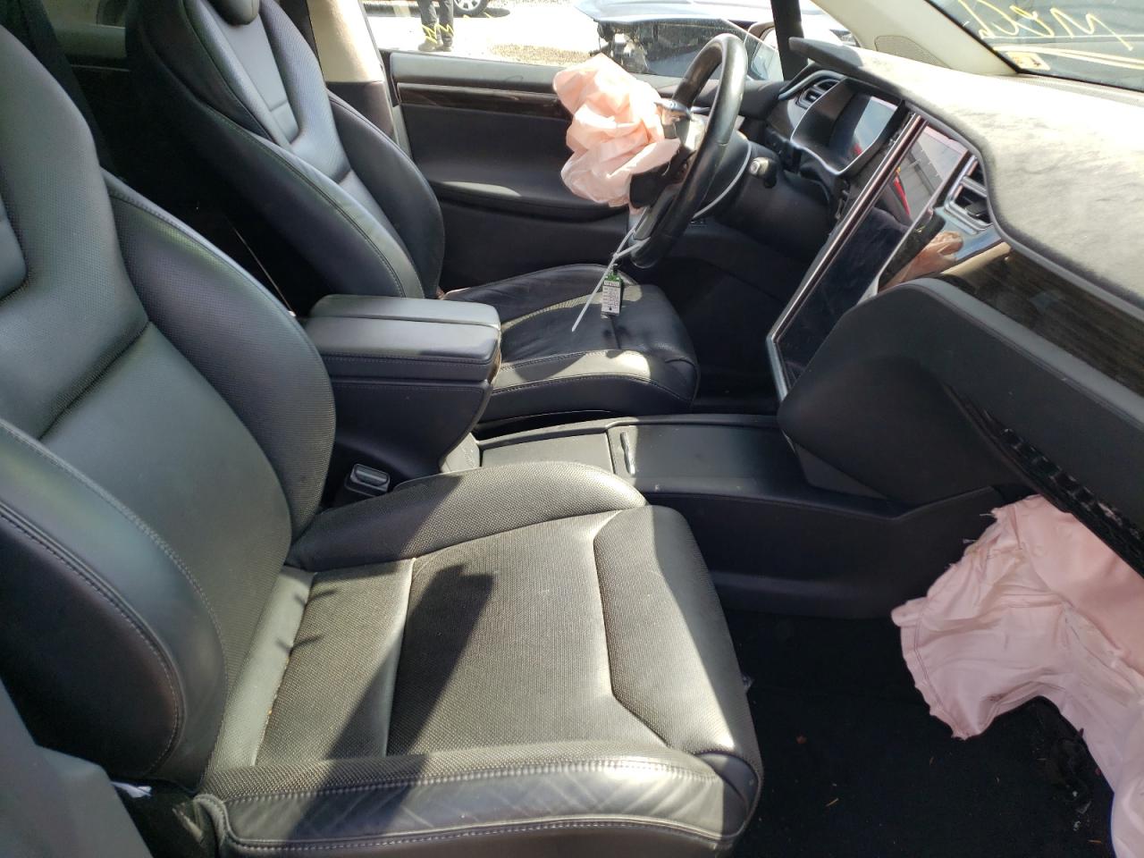 Photo 5 from auction – 2016 TESLA MODEL X with VIN 5YJXCAE45GFS00519