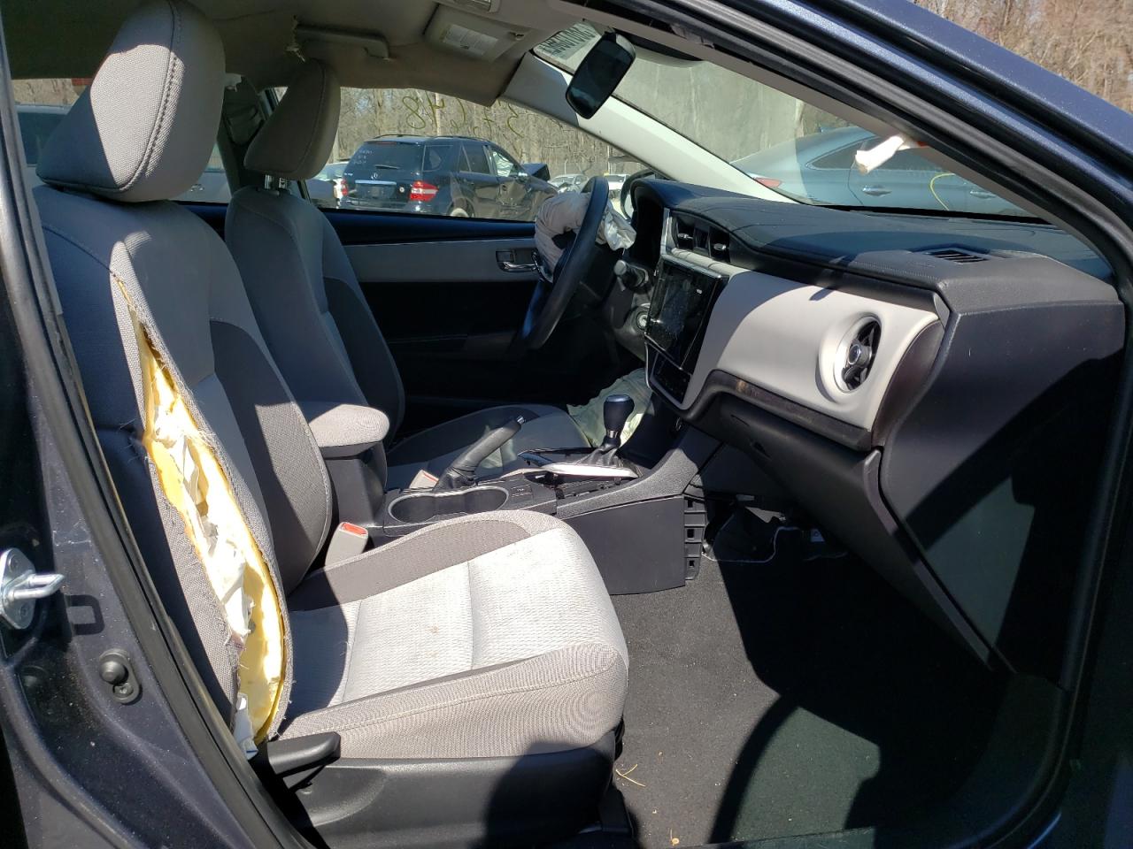 Photo 5 from auction – 2017 TOYOTA COROLLA L with VIN 2T1BURHE6HC846748