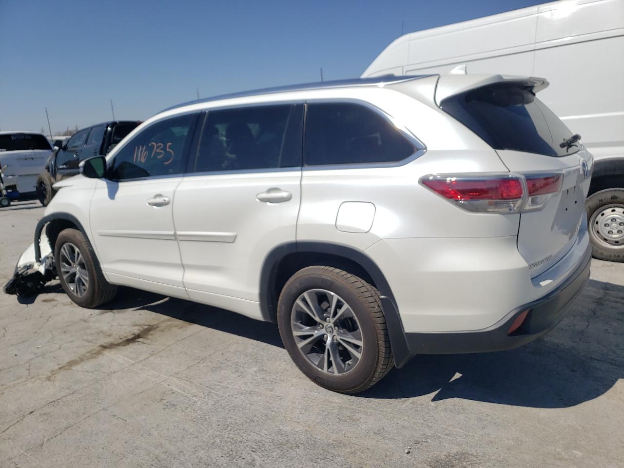 Photo 3 from auction – 2016 TOYOTA HIGHLANDER with VIN 5TDKKRFH7GS159321