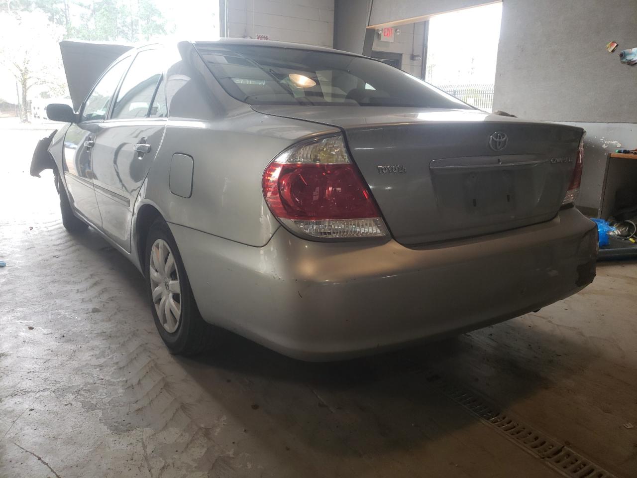 Photo 3 from auction – 2005 TOYOTA CAMRY LE with VIN 4T1BE32K75U606272