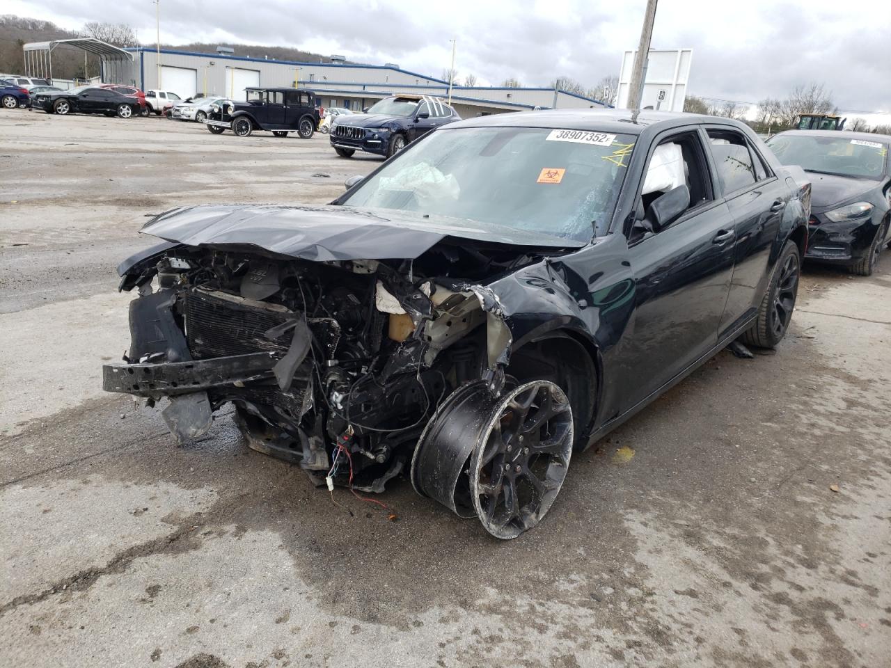Photo 2 from auction – 2019 CHRYSLER 300 S with VIN 2C3CCABG1KH693927