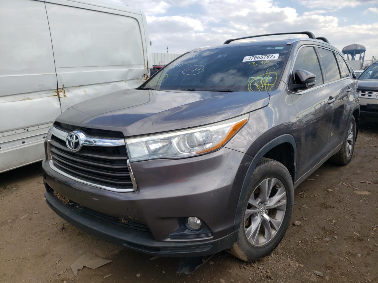 Photo 2 from auction – 2015 TOYOTA HIGHLANDER with VIN 5TDJKRFH9FS167091