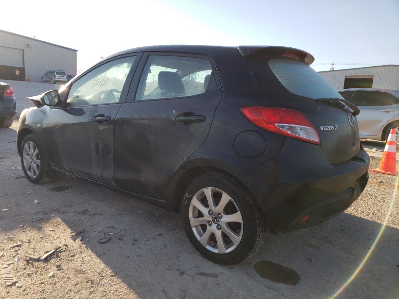 Photo 3 from auction – 2013 MAZDA MAZDA2 with VIN JM1DE1LY0D0161142