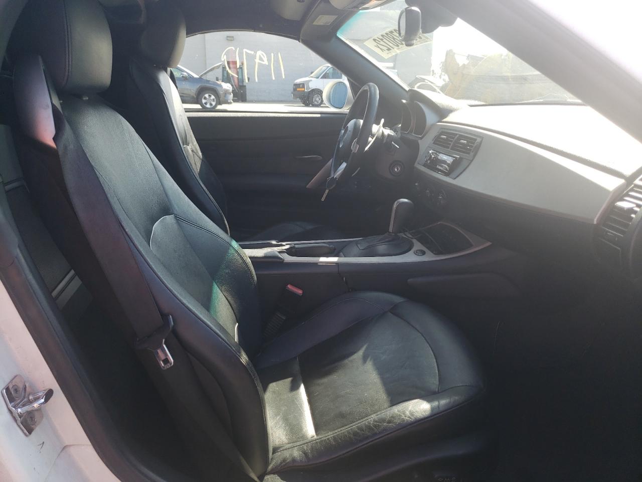 Photo 5 from auction – 2005 BMW Z4 3.0 with VIN 4USBT53575LU11299
