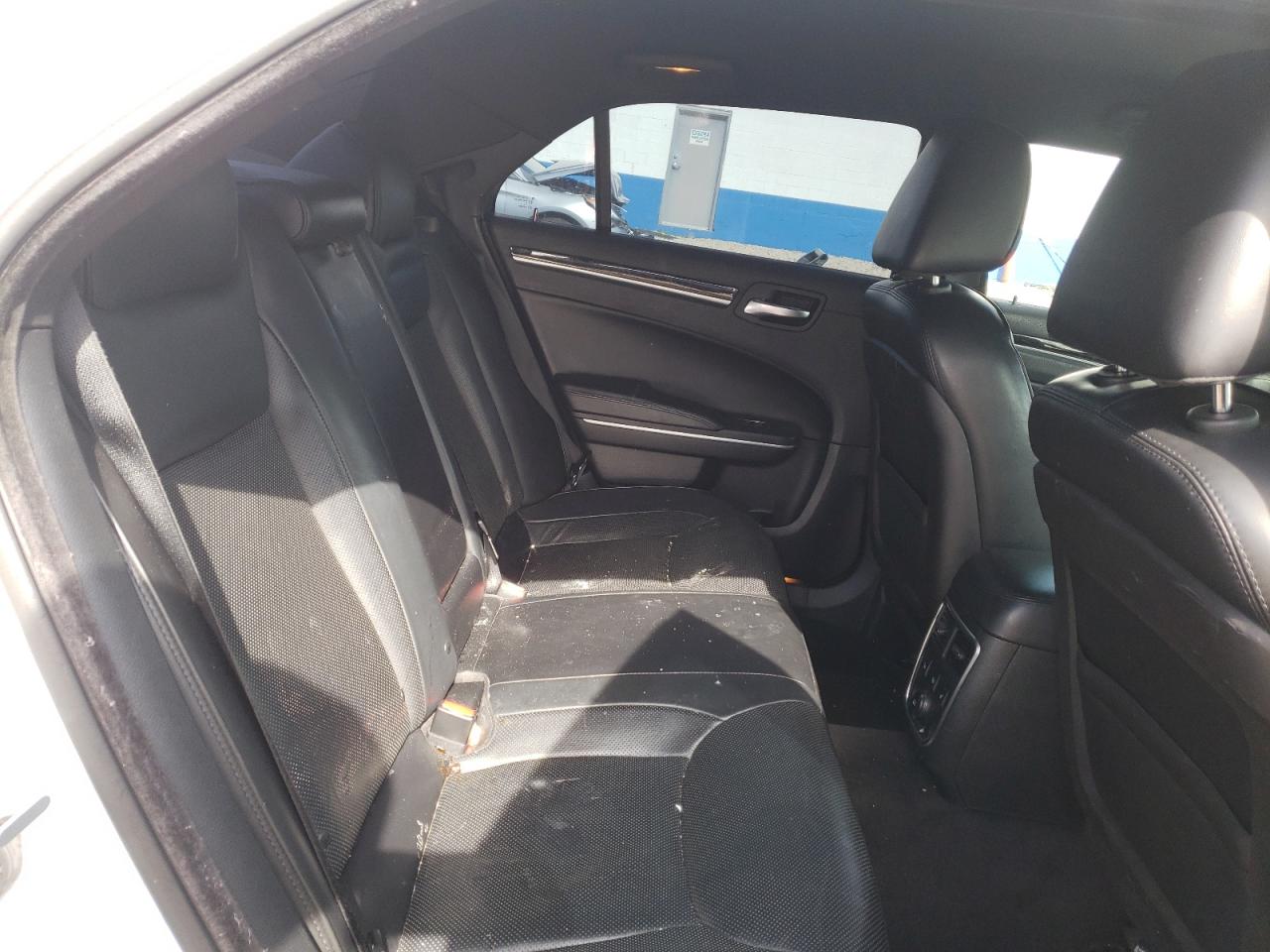 Photo 6 from auction – 2014 CHRYSLER 300C with VIN 2C3CCAKG0EH383367
