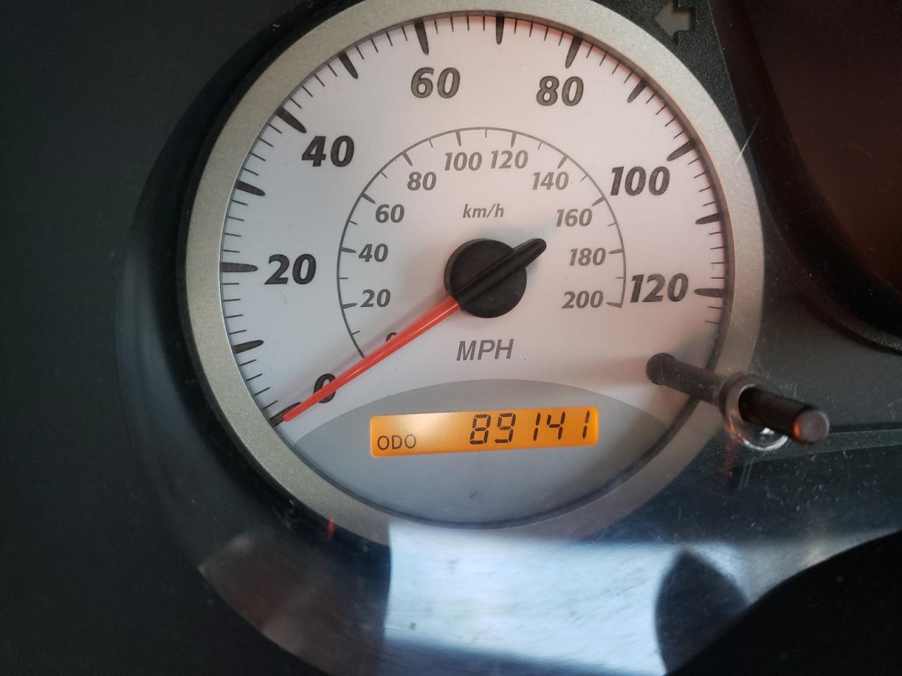 Photo 8 from auction – 2005 TOYOTA RAV4 with VIN JTEGD20V950050439
