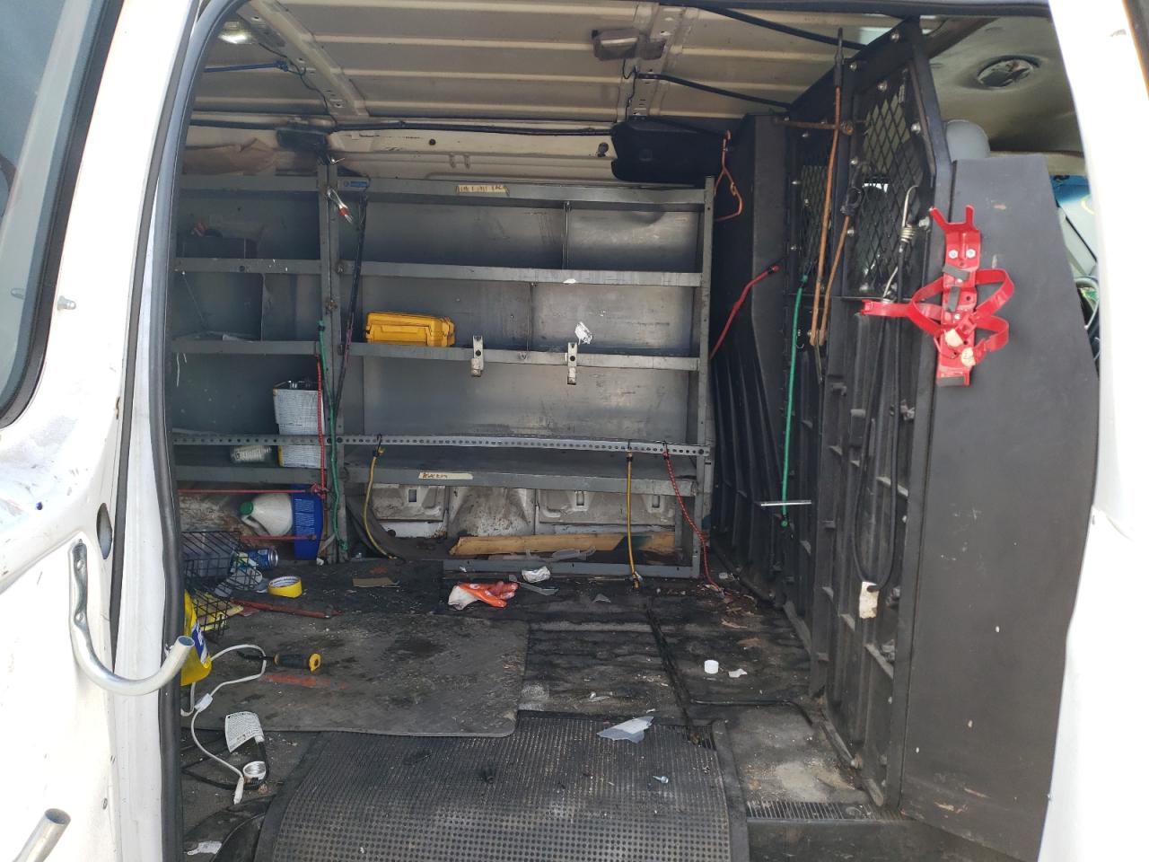 Photo 6 from auction – 2010 FORD ECONOLINE with VIN 1FTNE2EL5ADA50151