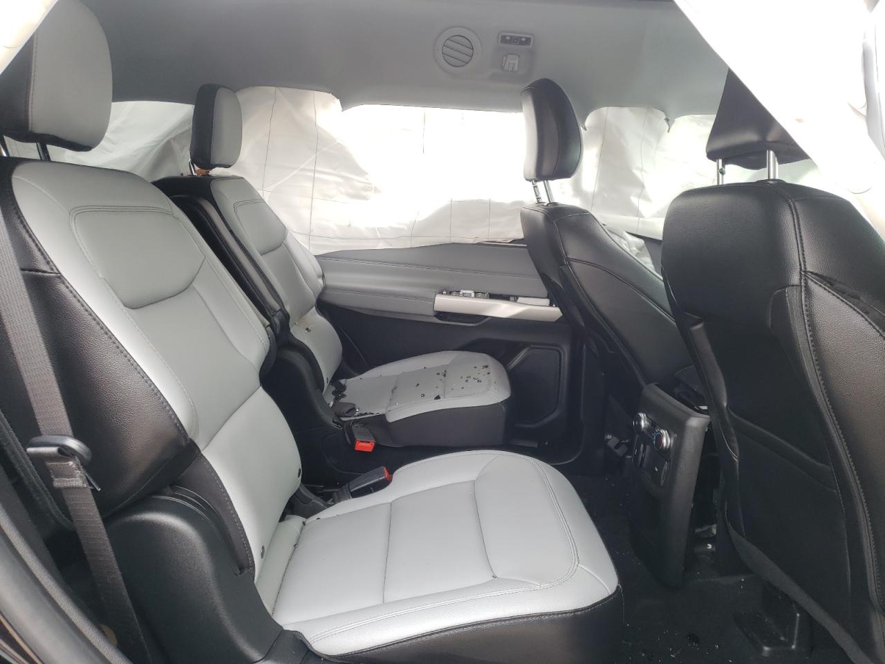 Photo 6 from auction – 2021 FORD EXPLORER X with VIN 1FMSK8DH7MGA29196