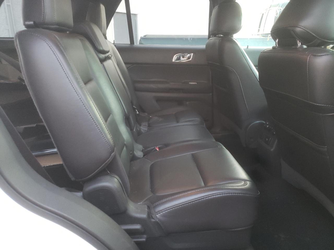 Photo 6 from auction – 2013 FORD EXPLORER L with VIN 1FM5K8F82DGA17628