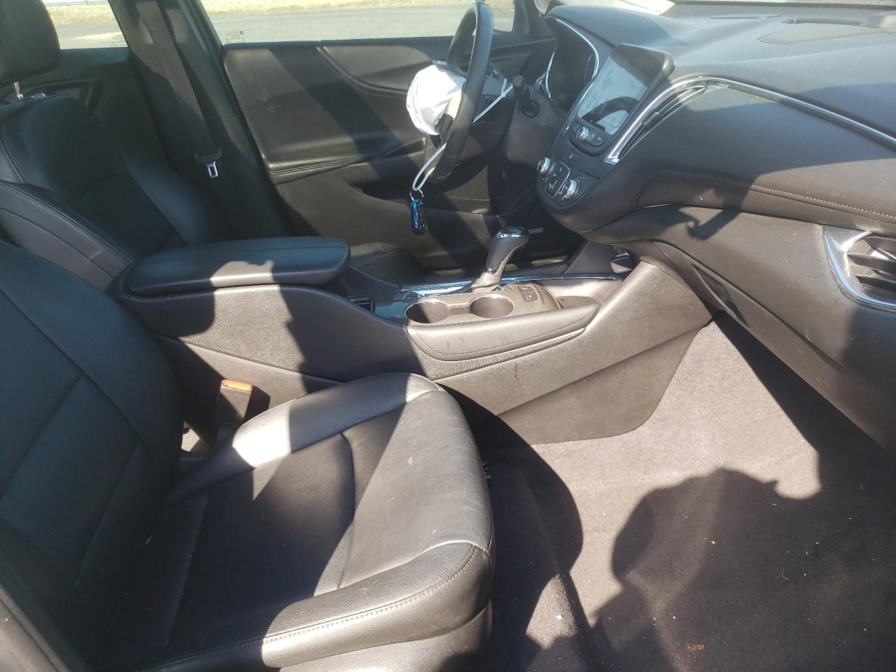 Photo 5 from auction – 2017 CHEVROLET MALIBU LT with VIN 1G1ZE5ST3HF160629