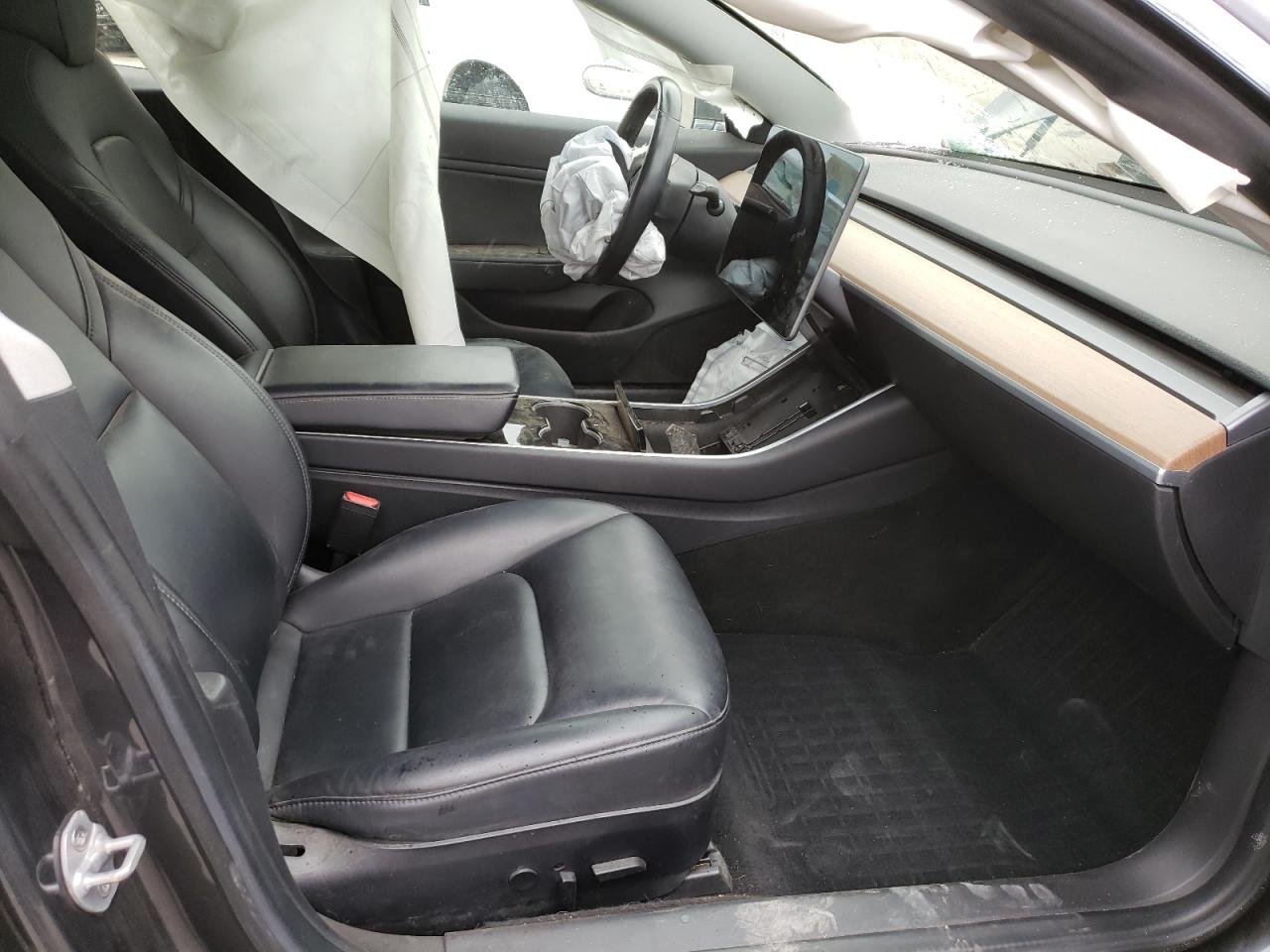 Photo 5 from auction – 2018 TESLA MODEL 3 with VIN 5YJ3E1EB5JF113850