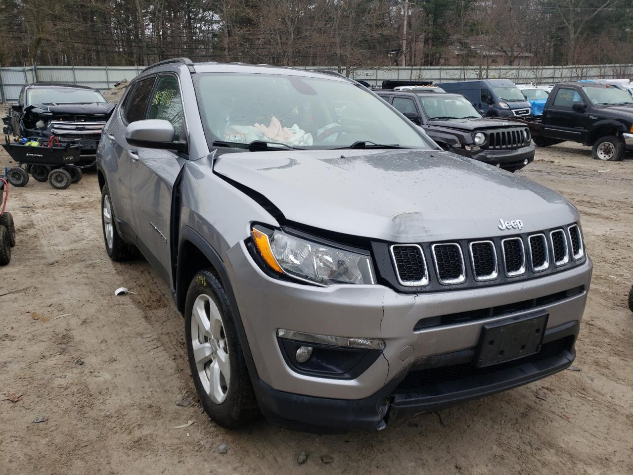 JEEP COMPASS LA 2018 with VIN 3C4NJDBB5JT249956 - Photo from auction