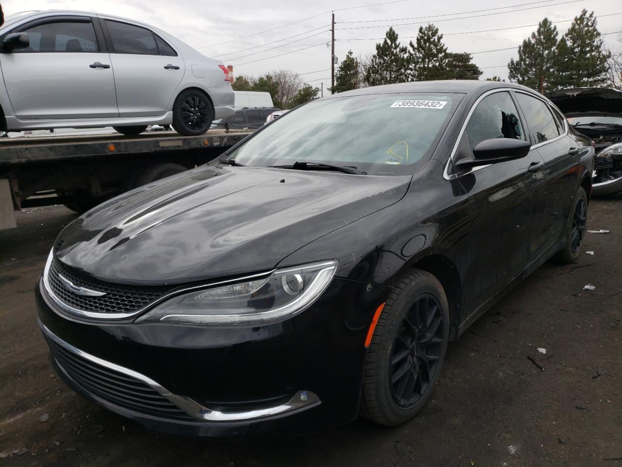 Photo 2 from auction – 2015 CHRYSLER 200 LIMITE with VIN 1C3CCCAB3FN669675