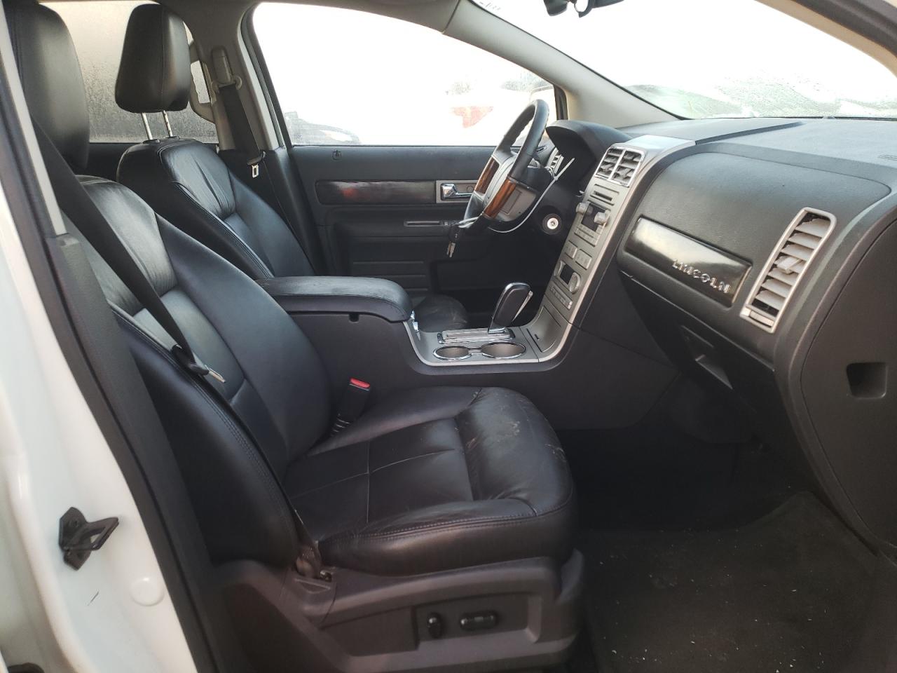 Photo 5 from auction – 2007 LINCOLN MKX with VIN 2LMDU68C67BJ21745