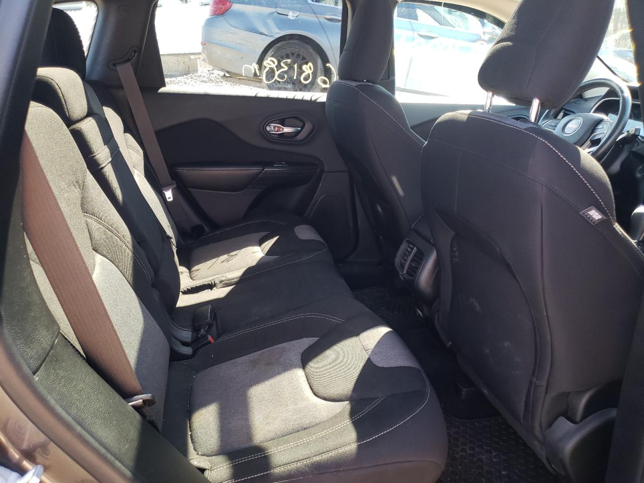 Photo 6 from auction – 2014 JEEP CHEROKEE L with VIN 1C4PJMCS2EW138451