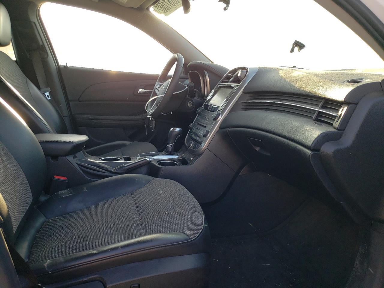Photo 5 from auction – 2015 CHEVROLET MALIBU 1LT with VIN 1G11C5SL9FF307679