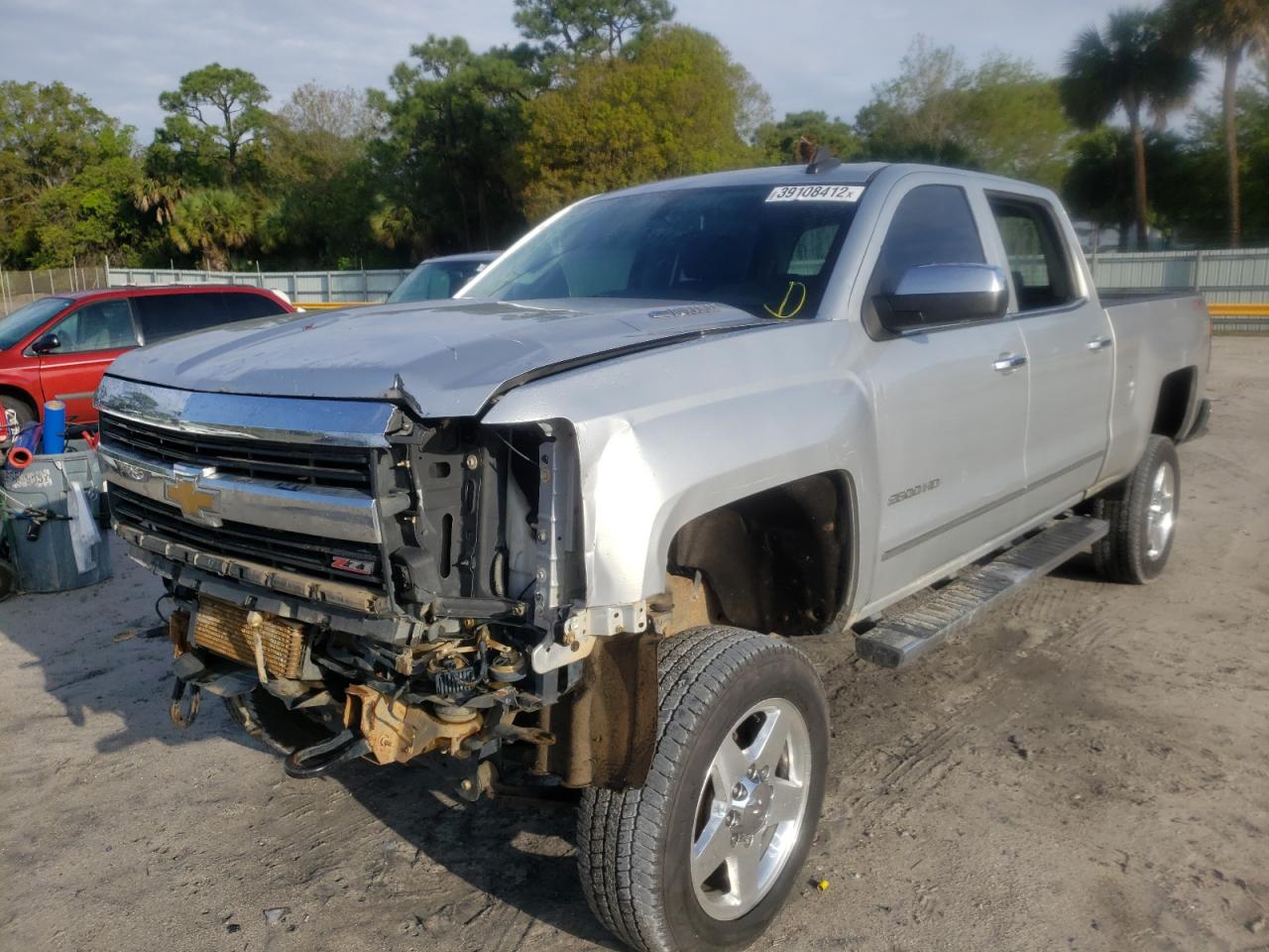 Photo 2 from auction – 2015 CHEVROLET SILVERADO with VIN 1GC1KWE83FF521591