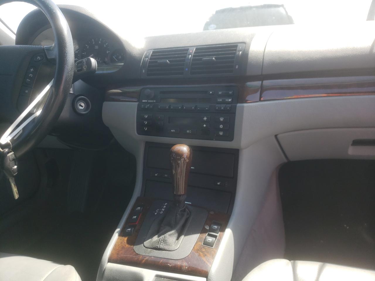 Photo 9 from auction – 2004 BMW 325 XI with VIN WBAEU33484PR09575