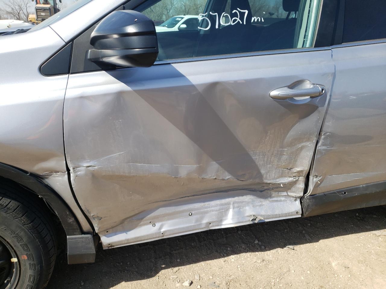 Photo 9 from auction – 2017 TOYOTA RAV4 LE with VIN 2T3BFREV2HW547729