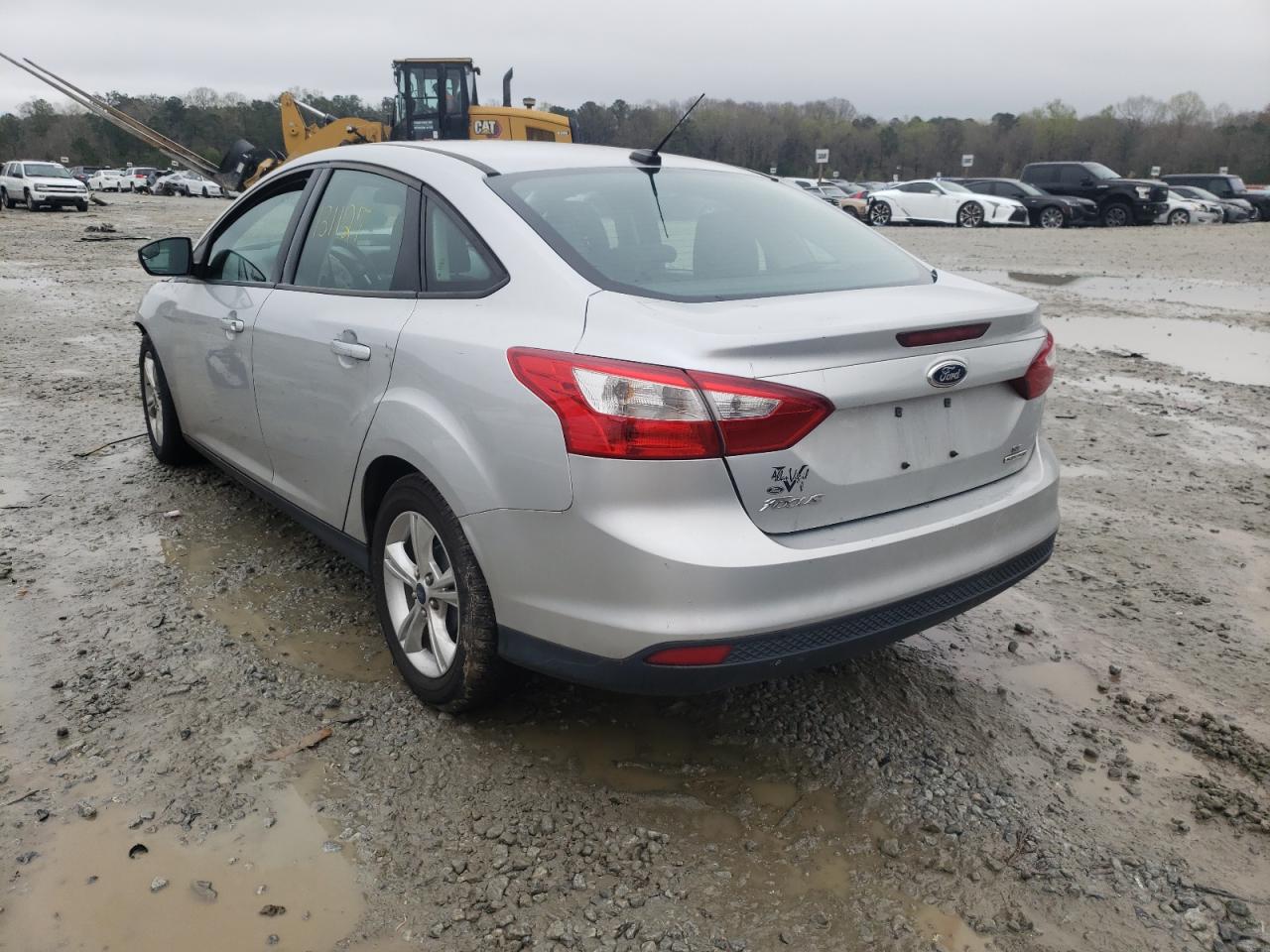 Foto 3 de la subasta – 2014 FORD FOCUS SE con VIN 1FADP3F23EL121270