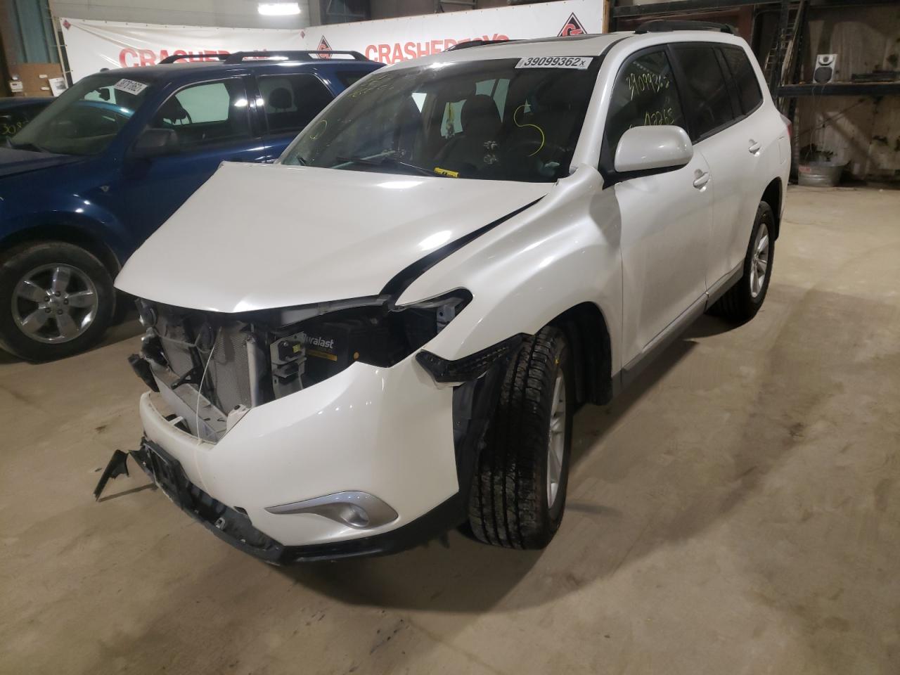 Photo 2 from auction – 2013 TOYOTA HIGHLANDER with VIN 5TDBK3EH6DS250624