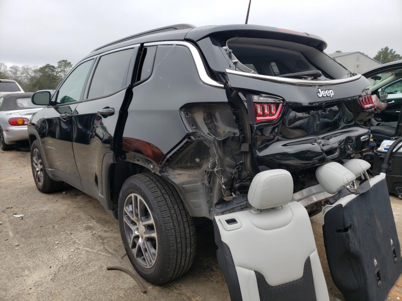 Photo 3 from auction – 2018 JEEP COMPASS LA with VIN 3C4NJCBB7JT468928
