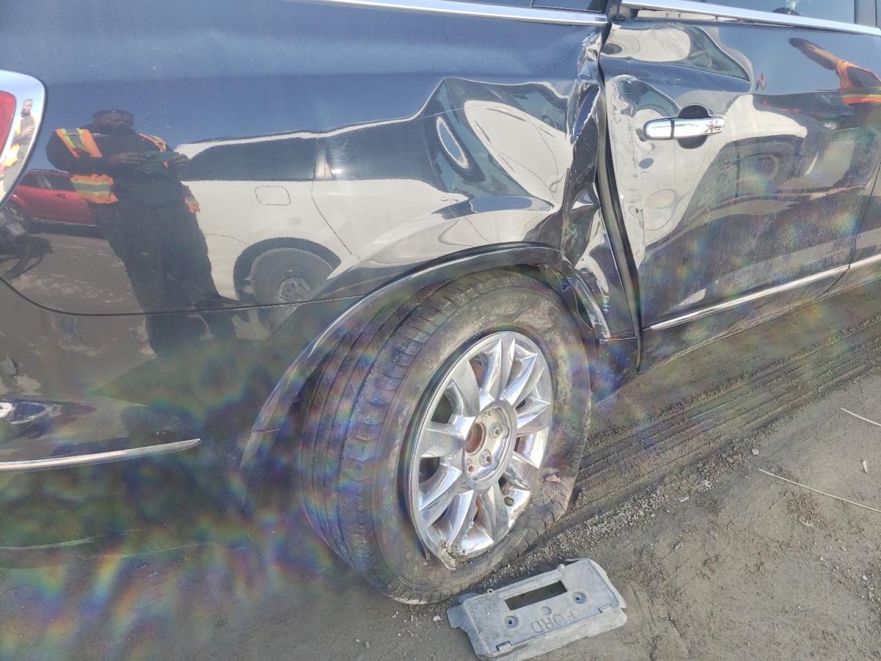 Photo 9 from auction – 2015 BUICK ENCLAVE with VIN 5GAKRBKD0FJ381069