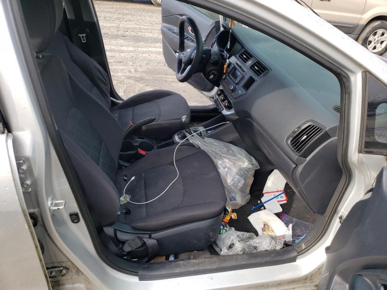 Photo 5 from auction – 2014 KIA RIO LX with VIN KNADM4A37E6381157