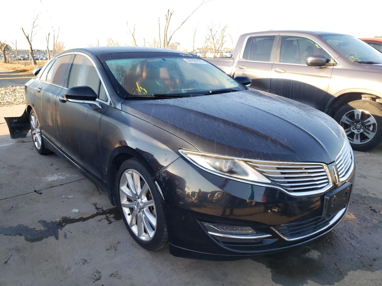 LINCOLN MKZ 2014 with VIN 3LN6L2G9XER823118 - Photo from auction
