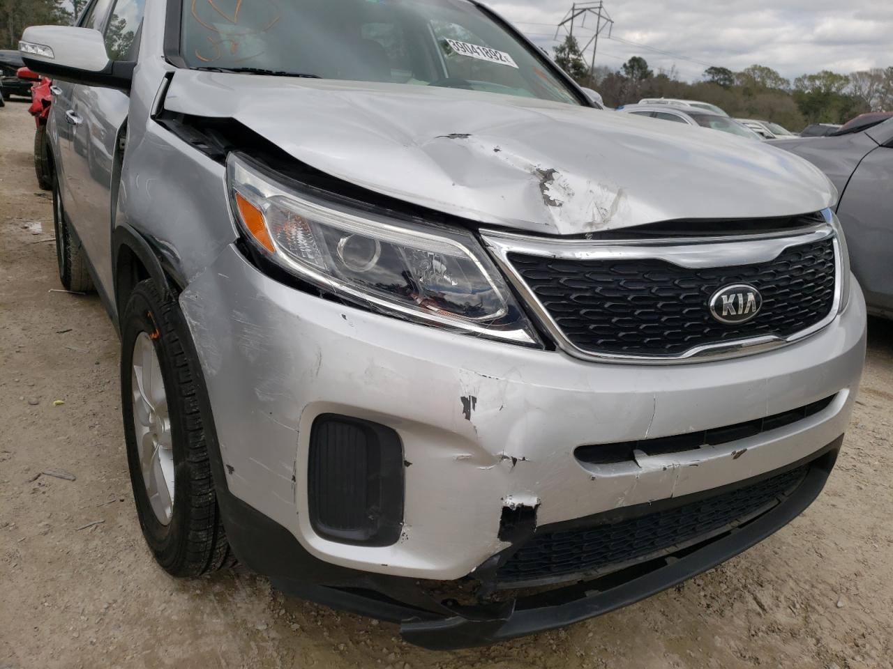 Photo 9 from auction – 2015 KIA SORENTO LX with VIN 5XYKT4A74FG612062
