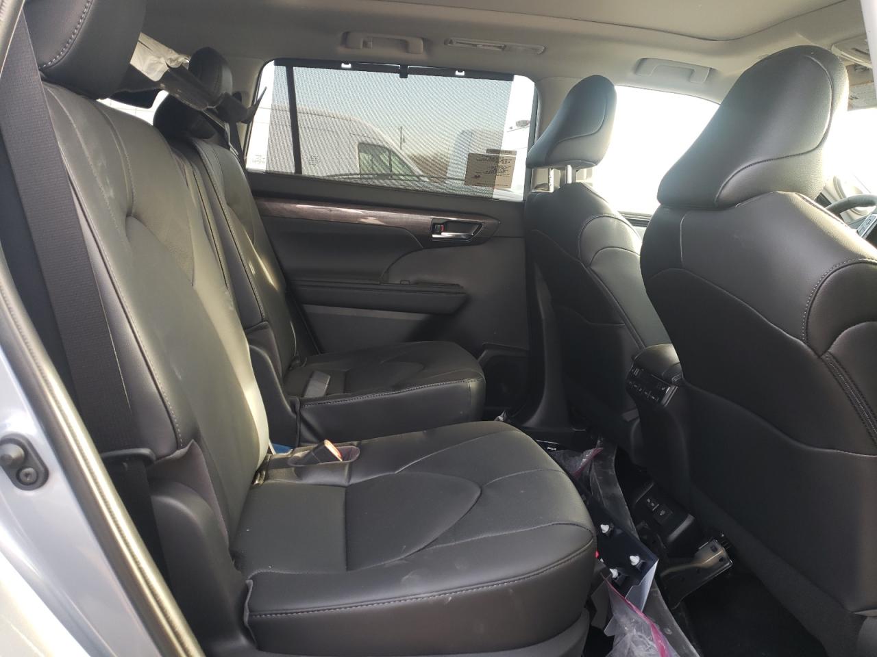 Photo 6 from auction – 2022 TOYOTA HIGHLANDER with VIN 5TDFZRBH8NS173003